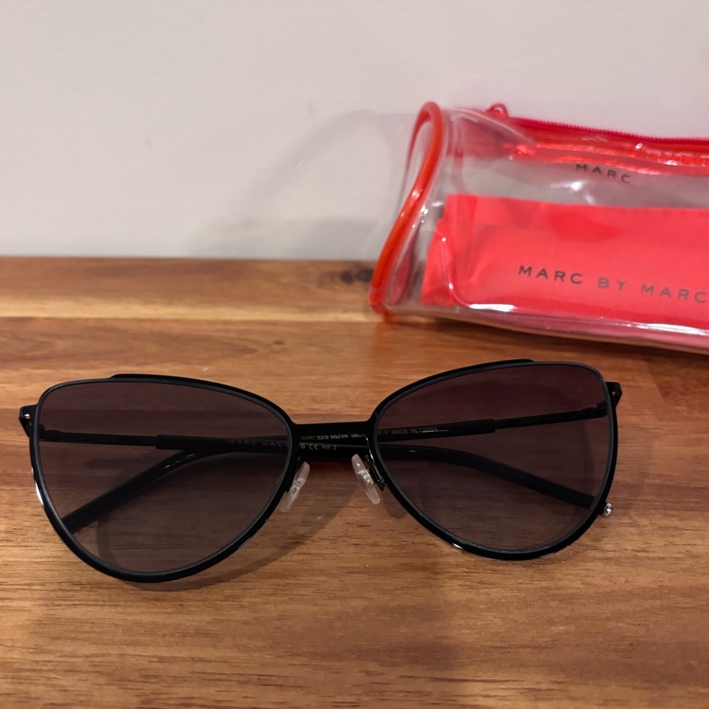 Marc by Marc Jacobs Black Cat Eye Sunglasses w/ Red Case 100% Authentic Women's - Picture 13 of 16